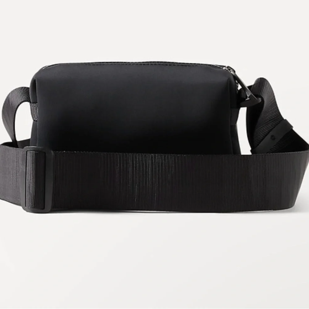 Athleta Black Crossbody Bag - Picture 4 of 6